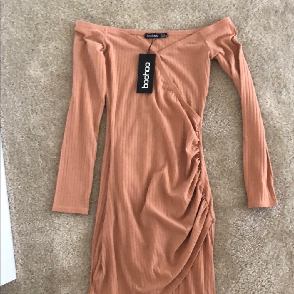 New boohoo camel colored bodycon dress - Picture 1 of 5